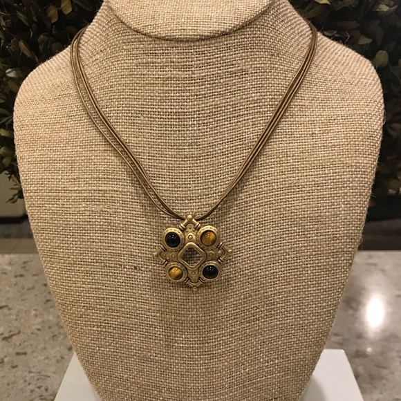 Premier Designs Jewelry - Premier Designs Necklace w/ Gold Pendant w/ Accent